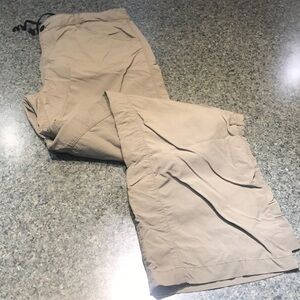 Iceberg Medium convertible pants. Tan. Outdoor. Zip off. Multiple pockets